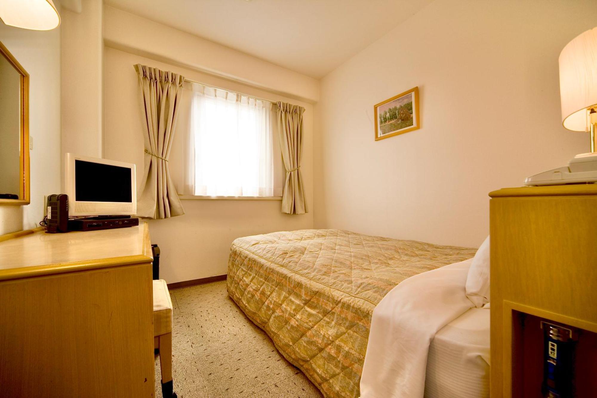 Kurashiki Ekimae Universal Hotel Exterior foto